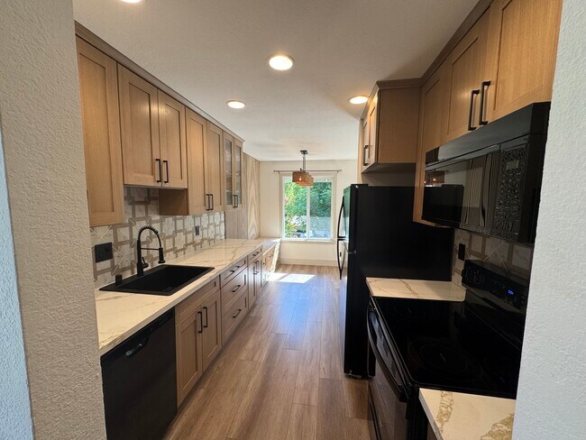 Foto del edificio - 2562 Walnut Blvd