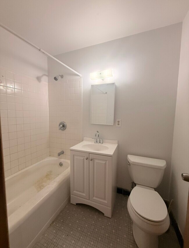 Foto del edificio - 4002 N Farwell Ave