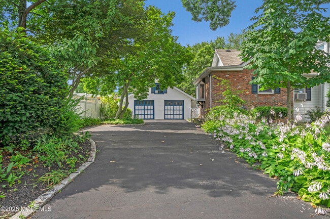 Building Photo - 1209 16th Ave