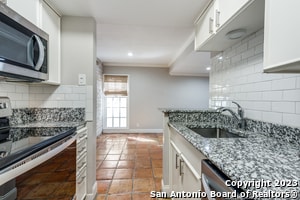 Foto del edificio - 66 Brees Blvd