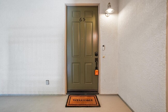 Building Photo - LEA4