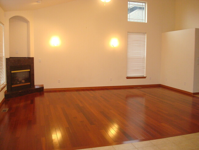 Foto del edificio - Spacious 4 Bedroom Home in Ferndale!