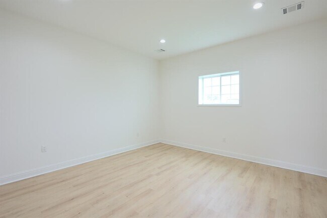 Foto del edificio - 1365 Hatterman Ln