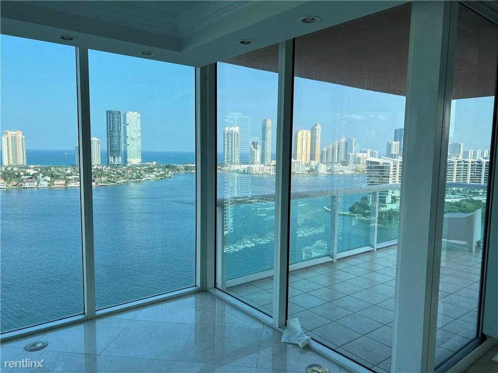 Building Photo - 3 br, 3.5 bath Condo - 3370 NE 190th St Ap...