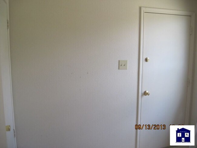 Building Photo - 114 Nelson Dr