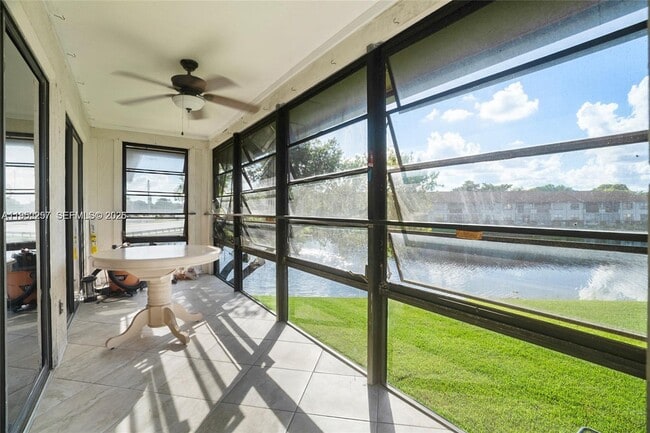 Foto del edificio - 9606 W McNab Rd