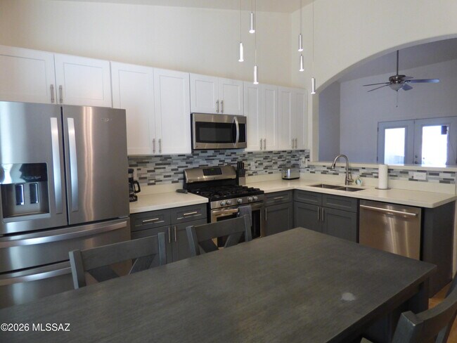 Building Photo - 7192 W Rivulet Dr