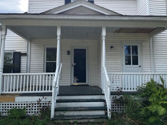 Building Photo - 63 Main St