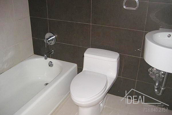 Building Photo - 45 Eldert St