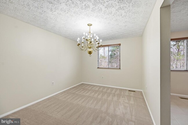 Building Photo - 5831 Rock Forest Ct