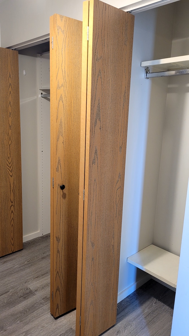 Foyer Closets - 104 N Walnut St