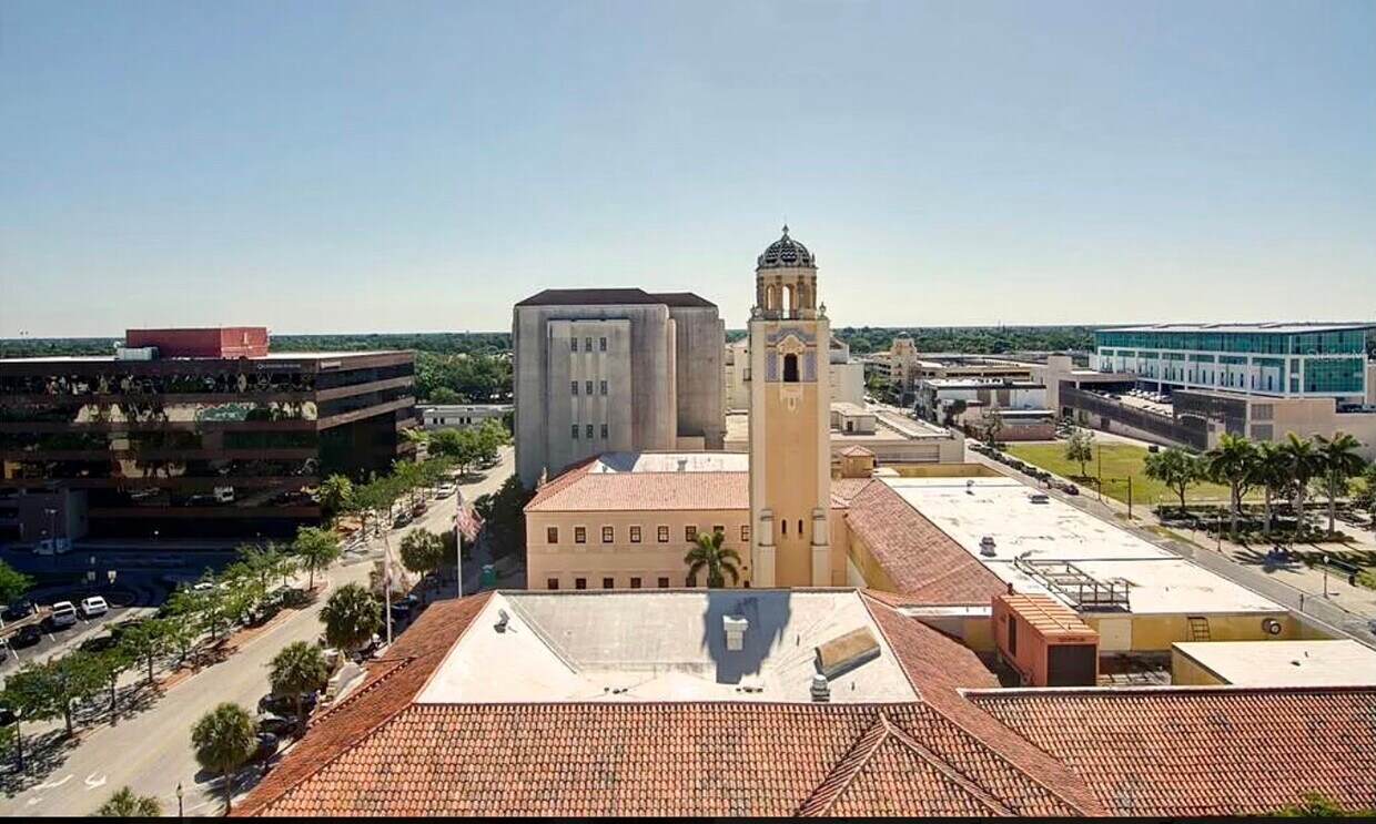 1990 Main St Unit 17PH, Sarasota, FL 34236 Condo for Rent in Sarasota