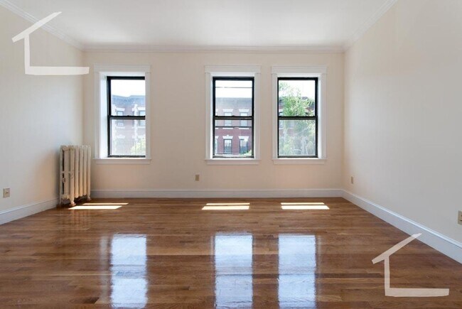 Foto del edificio - Beautiful, sunny,  renovated 4 bed in Allston!
