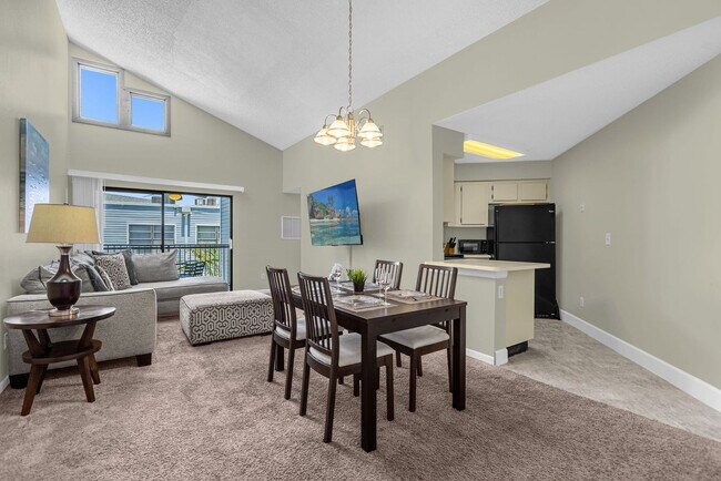 Building Photo - 3905 Atrium Dr