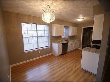 Foto del edificio - 417 Meadow Creek Dr