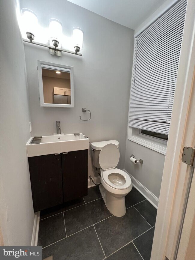 Foto del edificio - 5454 Windsor St