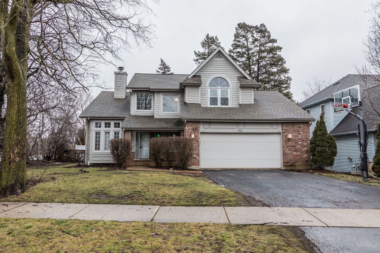 Foto principal - 255 Cimarron Rd E