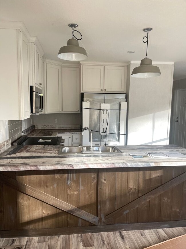 Building Photo - LUXURY MOBILE HOME  1 Bedroom/ 1 Bath