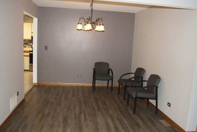 Building Photo - 4725 W Crystal Lake Rd