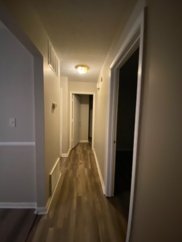 Building Photo - 10100 Coralwood Dr