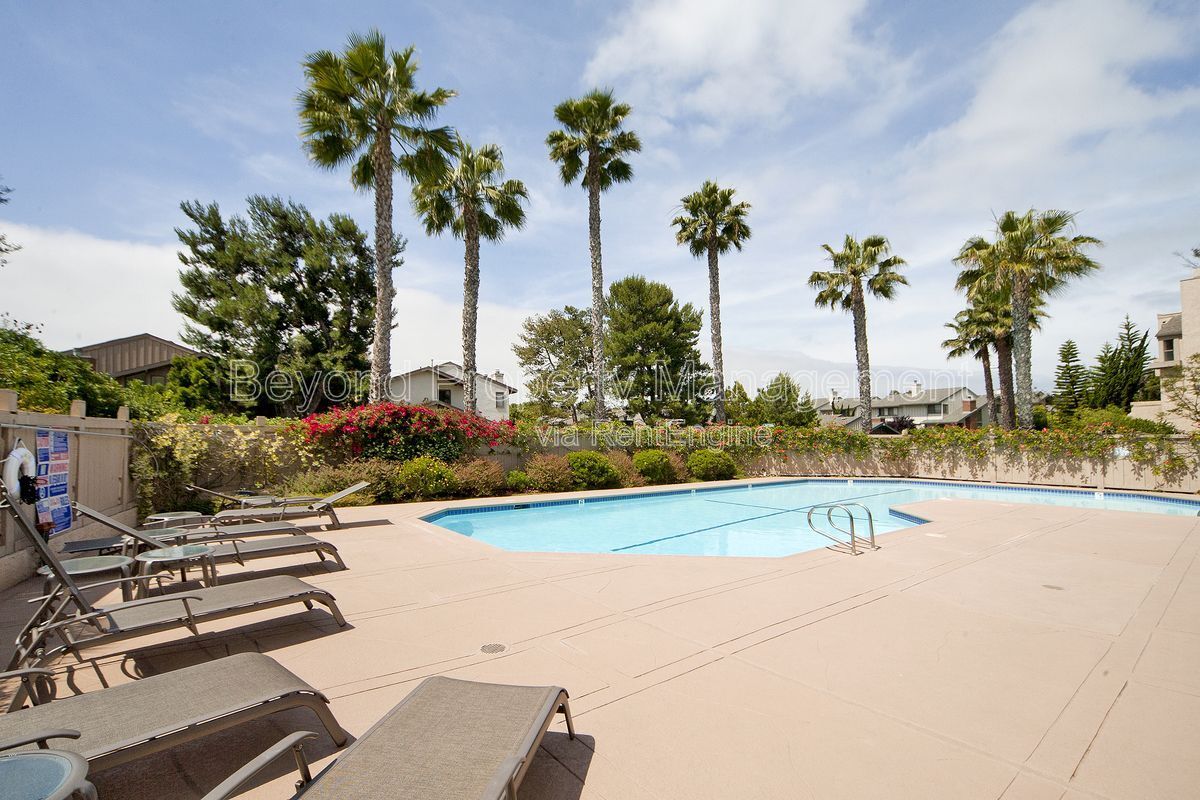 Primary Photo - 8326 Via Sonoma