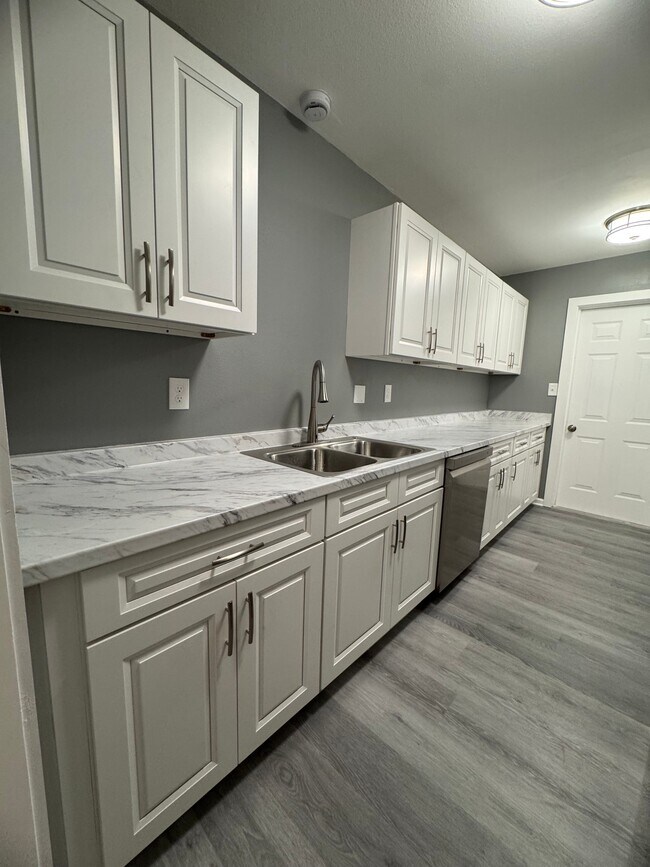 Foto del edificio - 5064 Springwood Rd