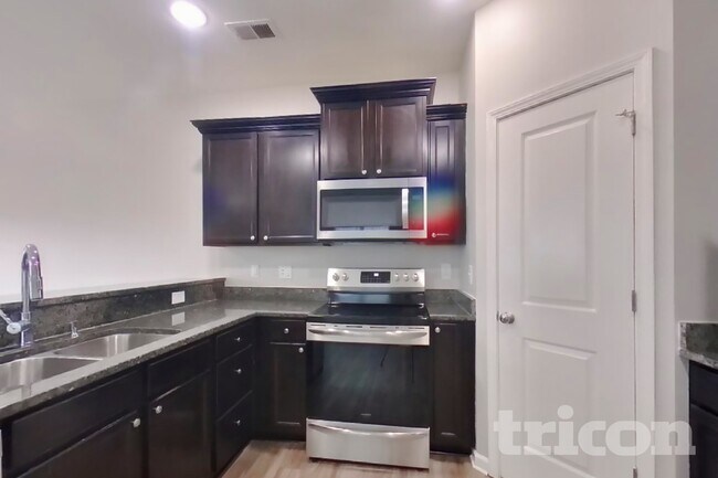 Foto del edificio - 409 Eastfair Dr