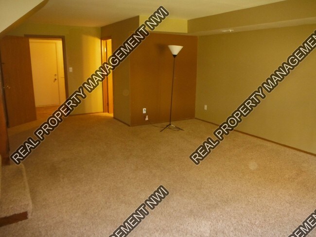 Building Photo - 835 N Wiggs St