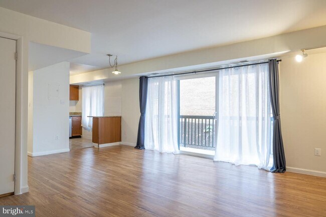 Foto del edificio - 3200 S 28th St