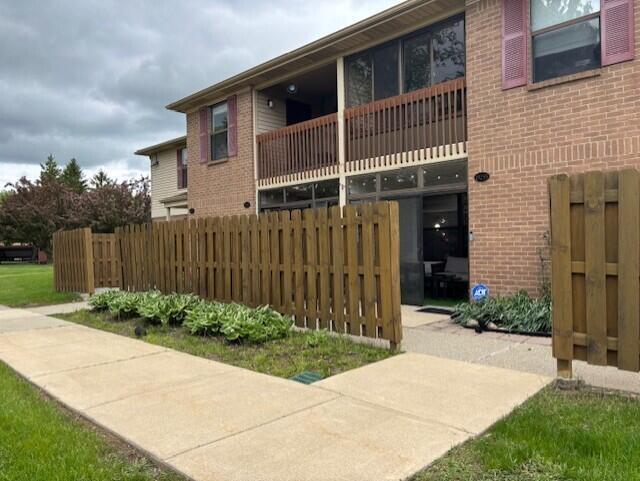 Foto principal - 19255 Surrey Ln