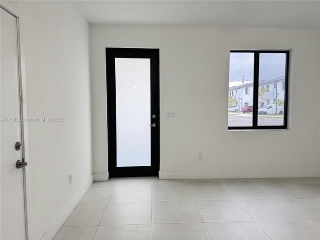 Building Photo - 13627 SW 157th Ct