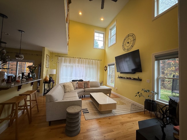 Building Photo - 140 Boxwood Ln