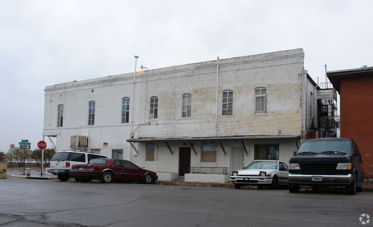 Foto del edificio - 1029-1031 E Missouri Ave