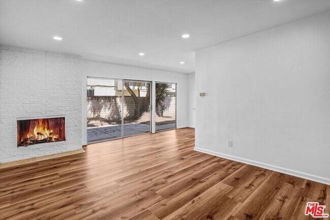 Foto del edificio - 3670 Greenfield Ave