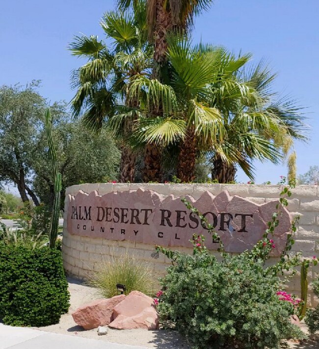 Entrada al Palm Desert Resort Country Club - 77402 Preston Trl