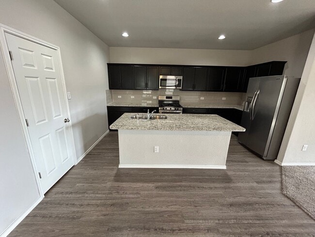 Building Photo - **MOVE-IN SPECIAL! **CHARMING One Story Ho...