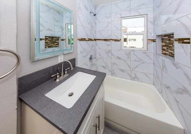 Foto del edificio - 1803 S St Andrews Pl