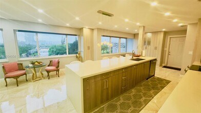 Building Photo - 329 SE 3rd St