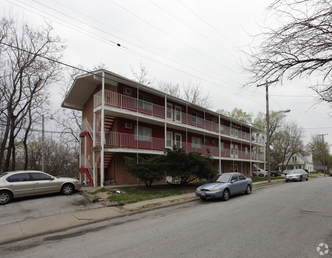 Building Photo - 1015 N 47th Ave