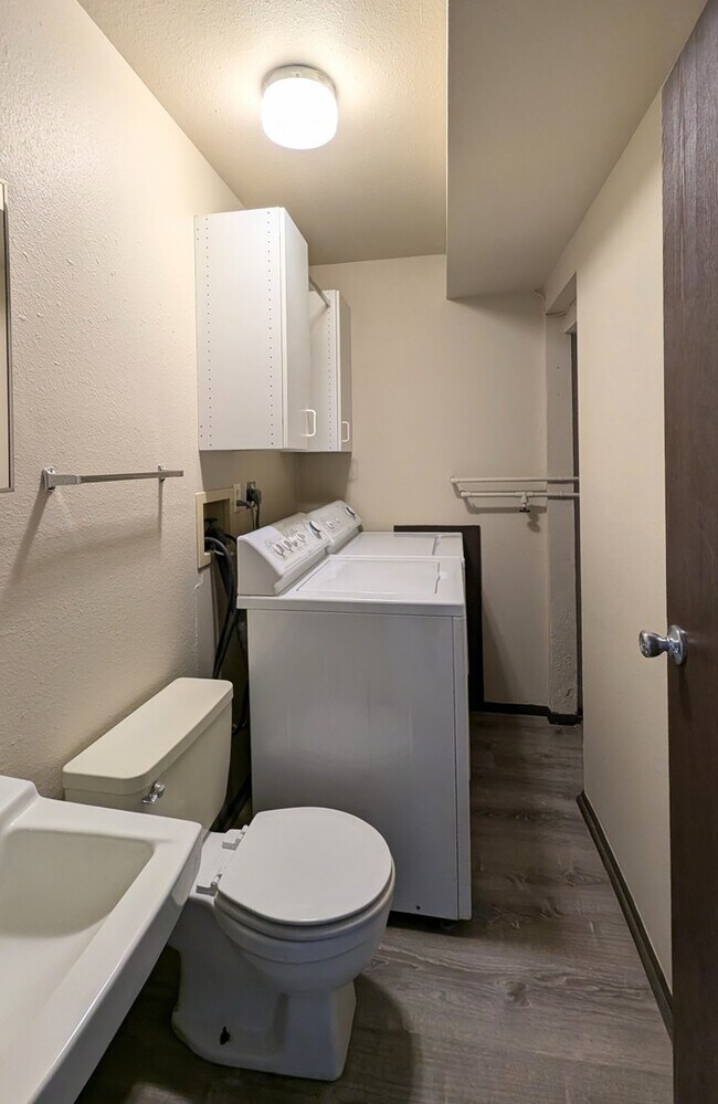 Foto del edificio - 1413 Kinsey Ave