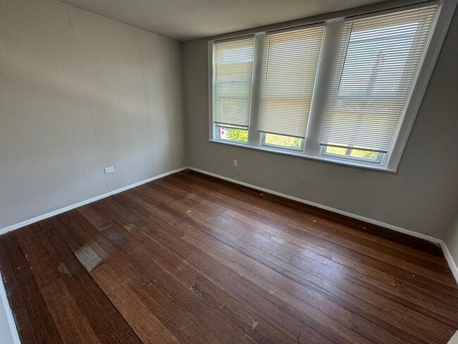 Building Photo - Charming 3-Bedroom Home with Private Outdo...