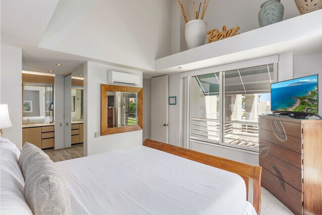 Building Photo - The Palms at Wailea 702