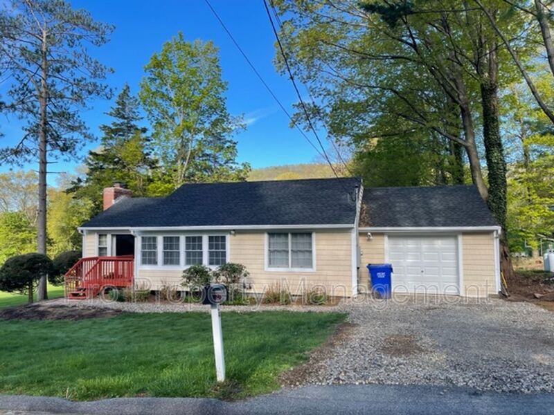 Primary Photo - 24 Pine Dr