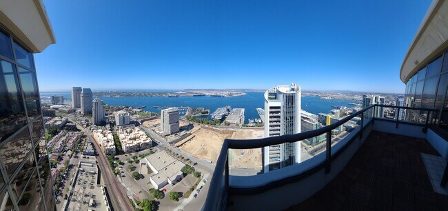 Foto del edificio - 700 W E St