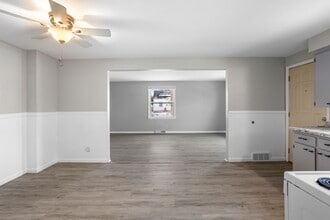 Building Photo - 626 9th St