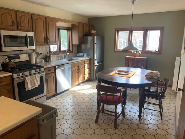 Building Photo - 8 Franklin St