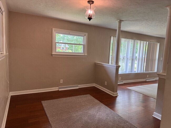 Foto del edificio - 2 BED, 2 BATH BRICK HOME LOCATED IN ASHEBORO!