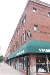 Building Photo - 1902 W Montrose Ave