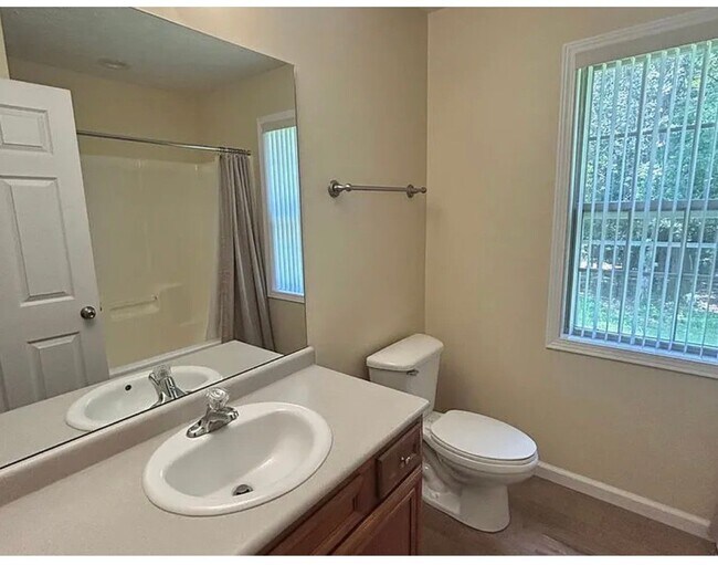 Foto del edificio - 4031 Somerset Ct