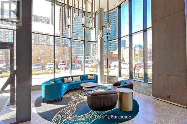 Building Photo - 15 Holmes Ave